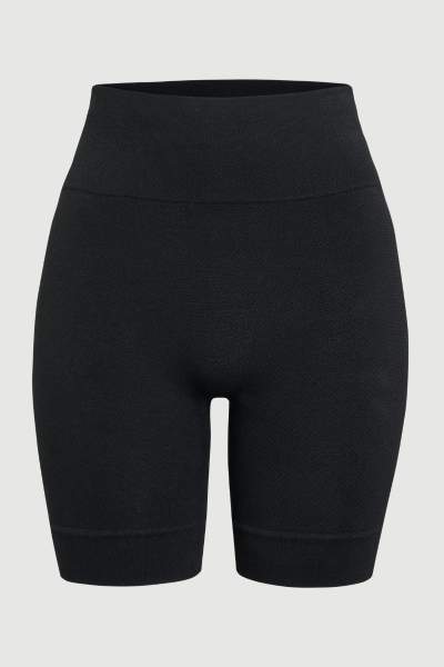 Soft Ribbed Biker Shorts in schwarz